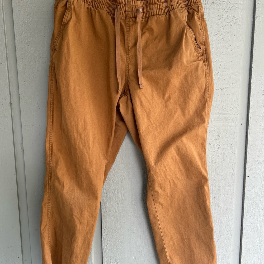 L.L. Bean Women's favorite fit Tan Chinos size 10P drawstring waist‎